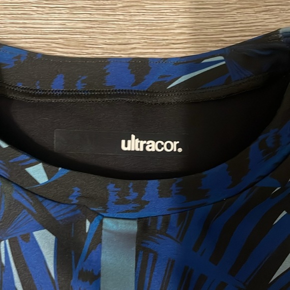 New nwt ultracor blue print active tank top size small California Naos print - Picture 5 of 8